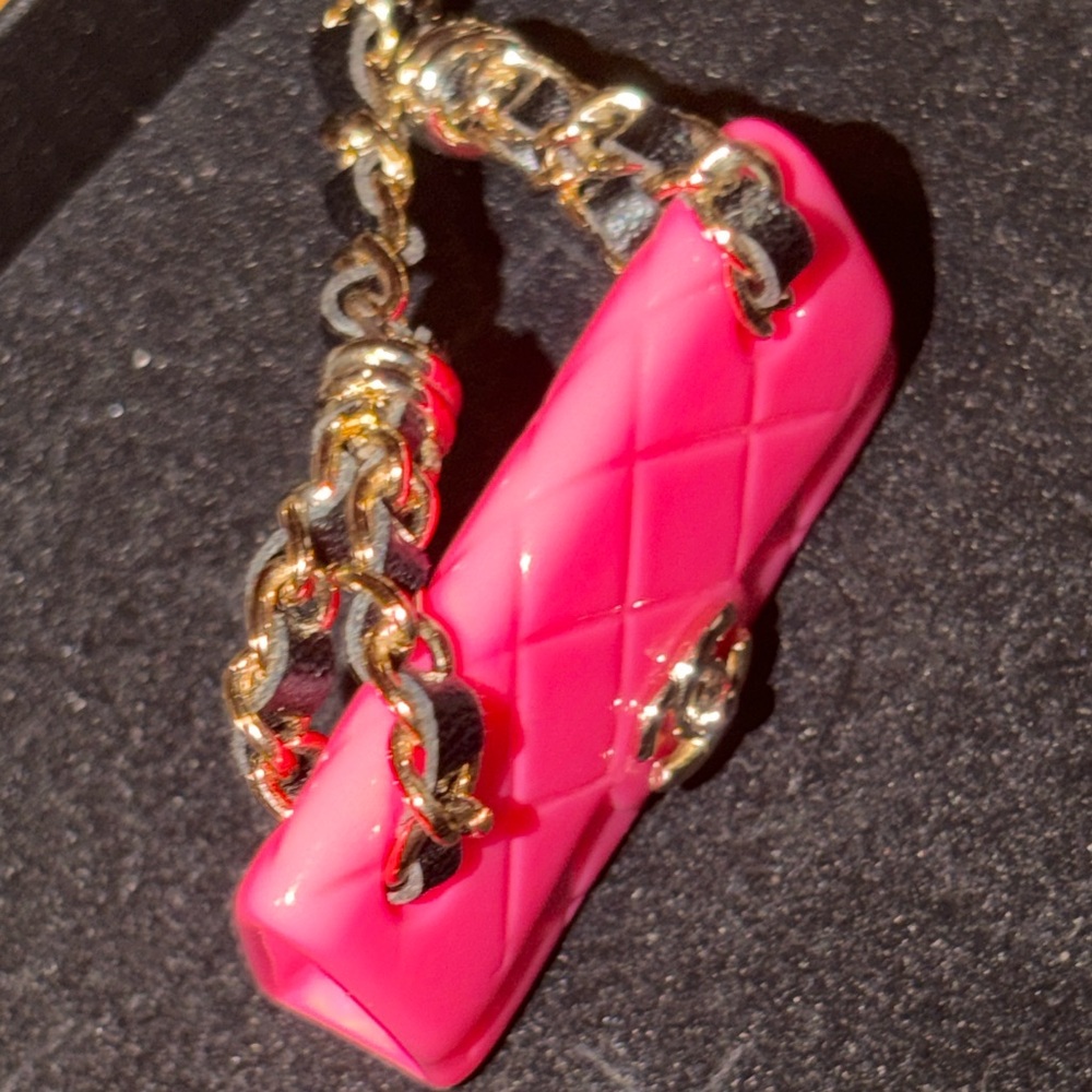 💖 CC ✨ Matelasse purse 👛 Chain ⛓️Necklace 🐃 - Picture 8 of 11